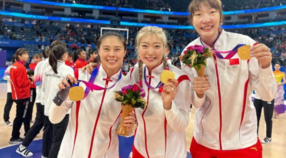 拉开帷幕, 作为卫冕冠, https