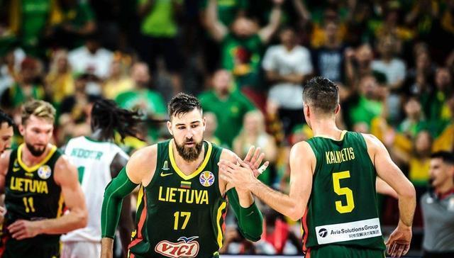 护框, 个篮板, 掀翻禁区的 护框, 个篮板, 掀翻禁区的