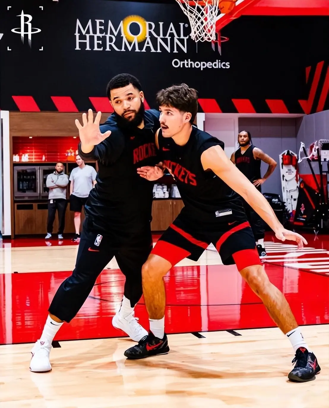 真的该给戴, 火箭队本场